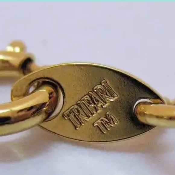 Signed Trifari Vintage Big Bold Heavy Link Golden Chain Necklace 106.8 Grams!! - Picture 6 of 9